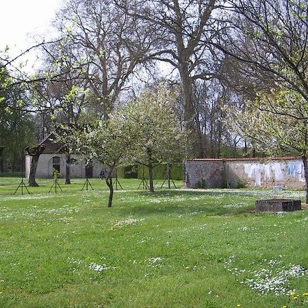 Le Chateau De Bressey & Son Orangerie Luaran gambar